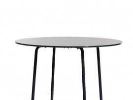 Table scandinave modèle Resö. 60 cm. Verre