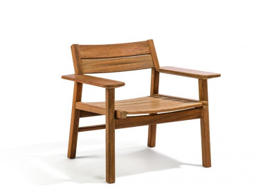 Fauteuil scandinave modèle Djurö. 