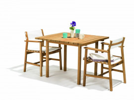 Table de repas scandinave pour 4 pers. modèle Djurö. 