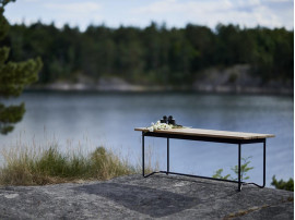 Banc scandinave modèle Grinda. 