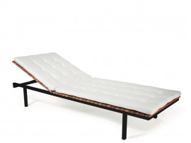 Chaise longue scandinave modèle Häringe. 