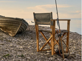 Kryss folding Lounge Chair. 