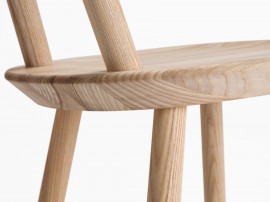 Chaise scandinave modèle Naïve bois naturel