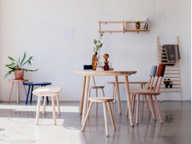 Chaise scandinave modèle Naïve bois naturel