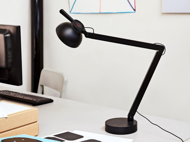 Black PC double arm lamp with table base | Galerie Møbler