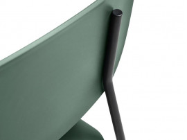 Soft Edge P10 chair