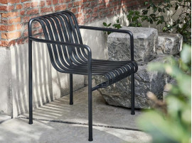 Palissade outdoor dining arm chair