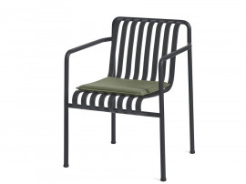 Palissade outdoor dining arm chair