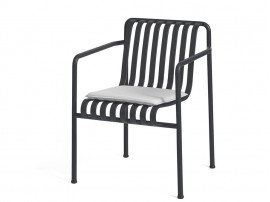 Palissade outdoor dining arm chair