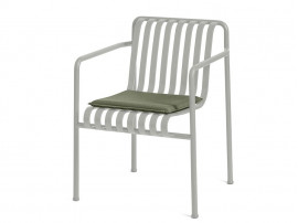 Palissade outdoor dining arm chair