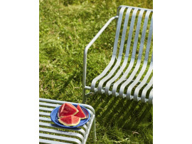 Palissade outdoor lounge chair low hot galvanized