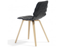 Chaise scandinave modèle Dent Dressed B504D Wood. 