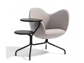 Wilmer Conference chair O56T with tablets and high armrest. 