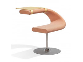 Innovation C swivel chair. 