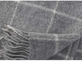 Plaid scandinave modèle Vinga, en laine d’agneau écologique. 130 x 200 cm