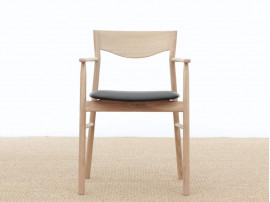 Fauteuil scandinave en chêne modèle Magrethe