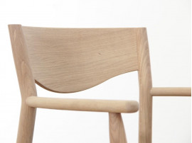 Fauteuil scandinave en chêne modèle Magrethe