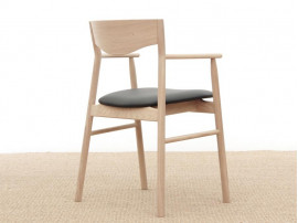 Fauteuil scandinave en chêne modèle Magrethe