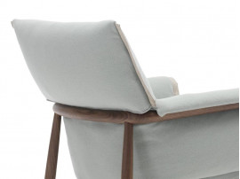 Fauteuil scandinave modèle E015 "Embrace". Edition neuve. 