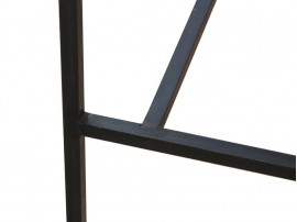 Bureau modèle  Cosmopol small, en noyer et acier. Sur mesure.