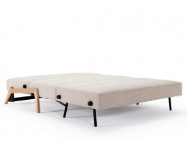 Canapé-lit convertible scandinave modèle Kub Wood 140. 