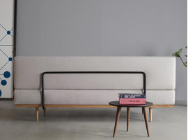 Canapé-lit ou lit de jour scandinave modèle Oster. 