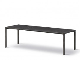 Table basse scandinave modèle Piloti rectangulaire en pierre 120 x 39 cm