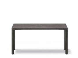 Table basse scandinave modèle Piloti rectangulaire en pierre 75 x 39 cm