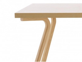 Table de repas scandinave Bespoke Angle. Sur mesure