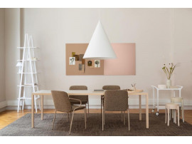 Table de repas scandinave Bespoke . Sur mesure