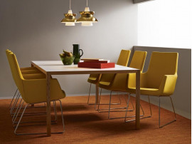 Table de repas scandinave Bespoke . Sur mesure