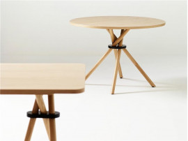 Bouquet round dining table. 3 dimensions