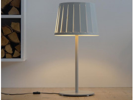AVS table lamp