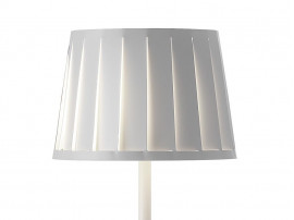 AVS table lamp