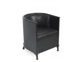 Theselius Noir easy chair 