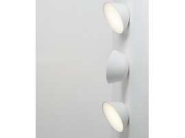 Thirty wall lamp. 2 colors