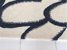 Hand tufted Bow rug. 3 sizes