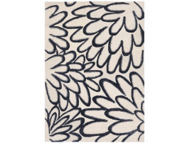 Hand tufted Bow rug. 3 sizes