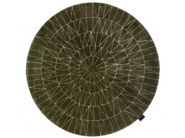 Round hand tufted Web rug. 4 colors. 2 sizes