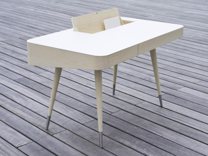 AK 1330 desk Galerie Møbler