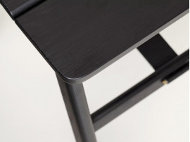 Tabouret scandinave pliant, Angle. Chêne teinté noir