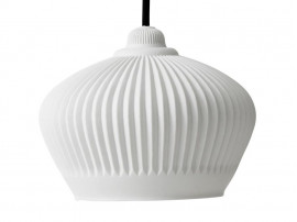 Tsé pendant lamp in porcelain