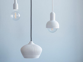 Tsé pendant lamp in porcelain