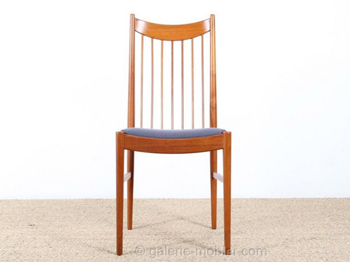 Set of 4 teak chairs model 422