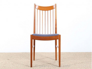 Set of 4 teak chairs model 422