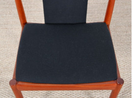 Suite de 6 chaises en teck et tissu