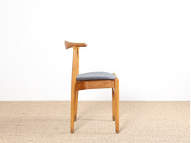 Paire de chaises scandinaves model FH 708.