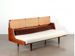 Banquette scandinave en teck. Modèle GE-6.