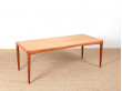 Table basse scandinave en teck. 