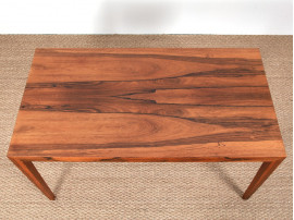 Table basse scandinave en palissandre. 